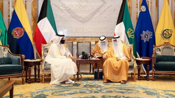 Qatar’s Foreign Minister meets Kuwaiti Amir, other top officials