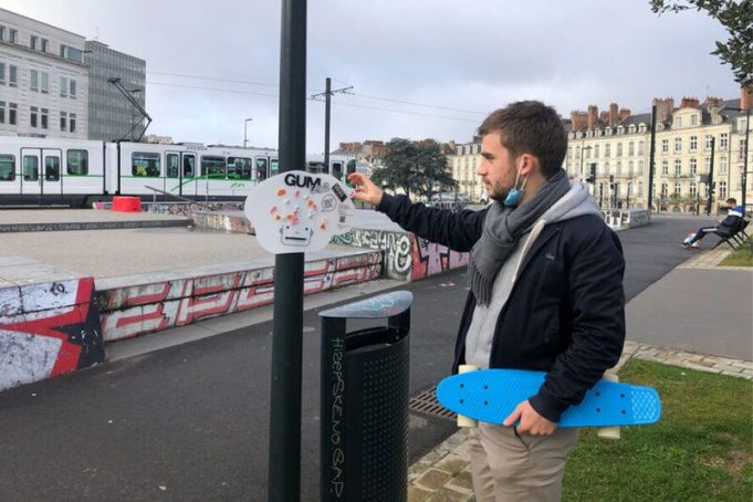 Hugo Maupetit & Vivian Fischer-A System to turn Chewing Gum into Colorful Skateboard Wheels
