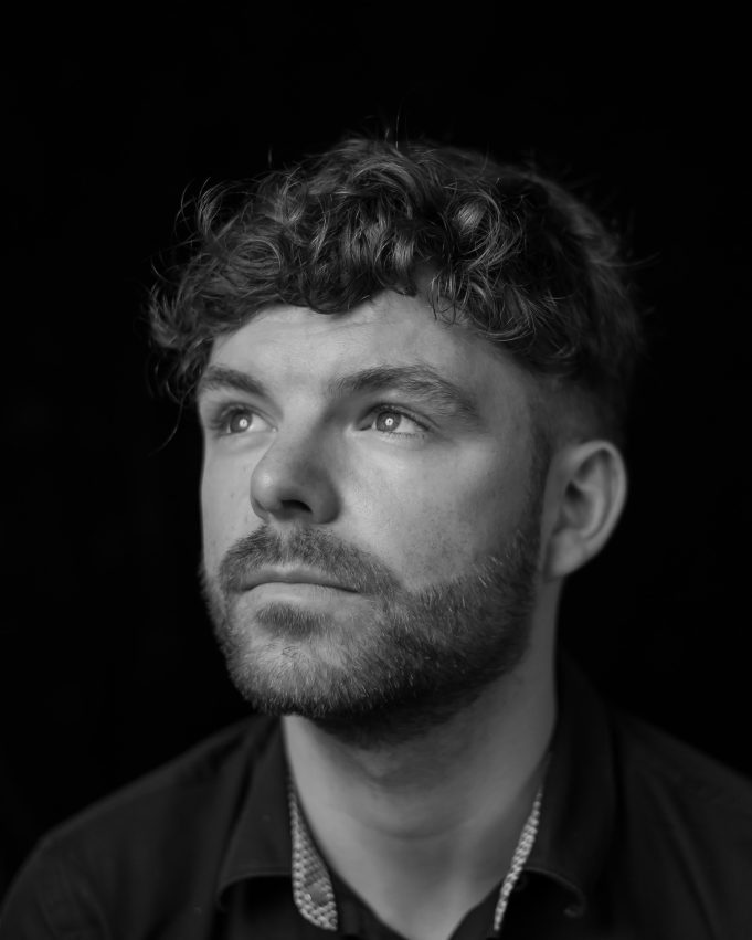 Faraway Martin – Story of An Irish Singer based in Qatar