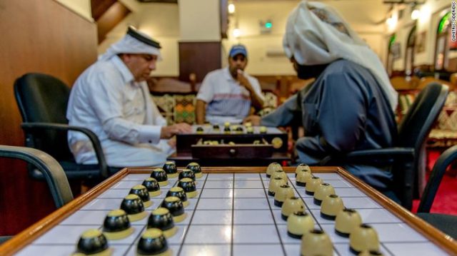 Dama – Permainan Papan Tradisional Qatar